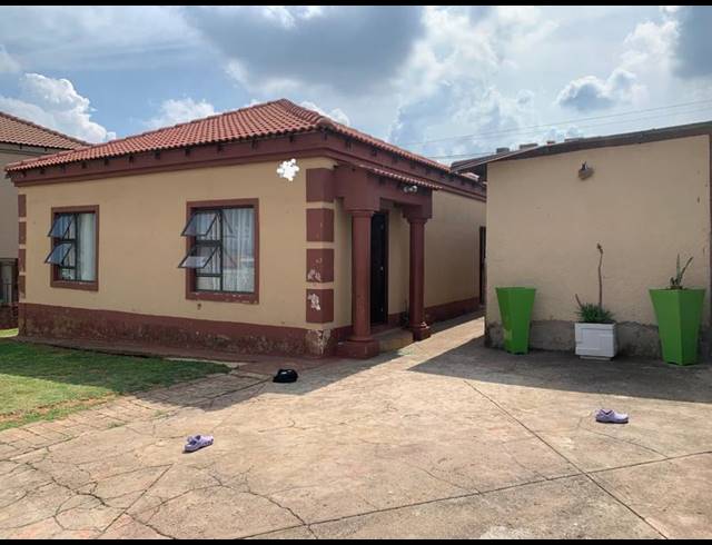 5 BEDROOM HOUSE FOR SALE IN ATTERIDGEVILLE